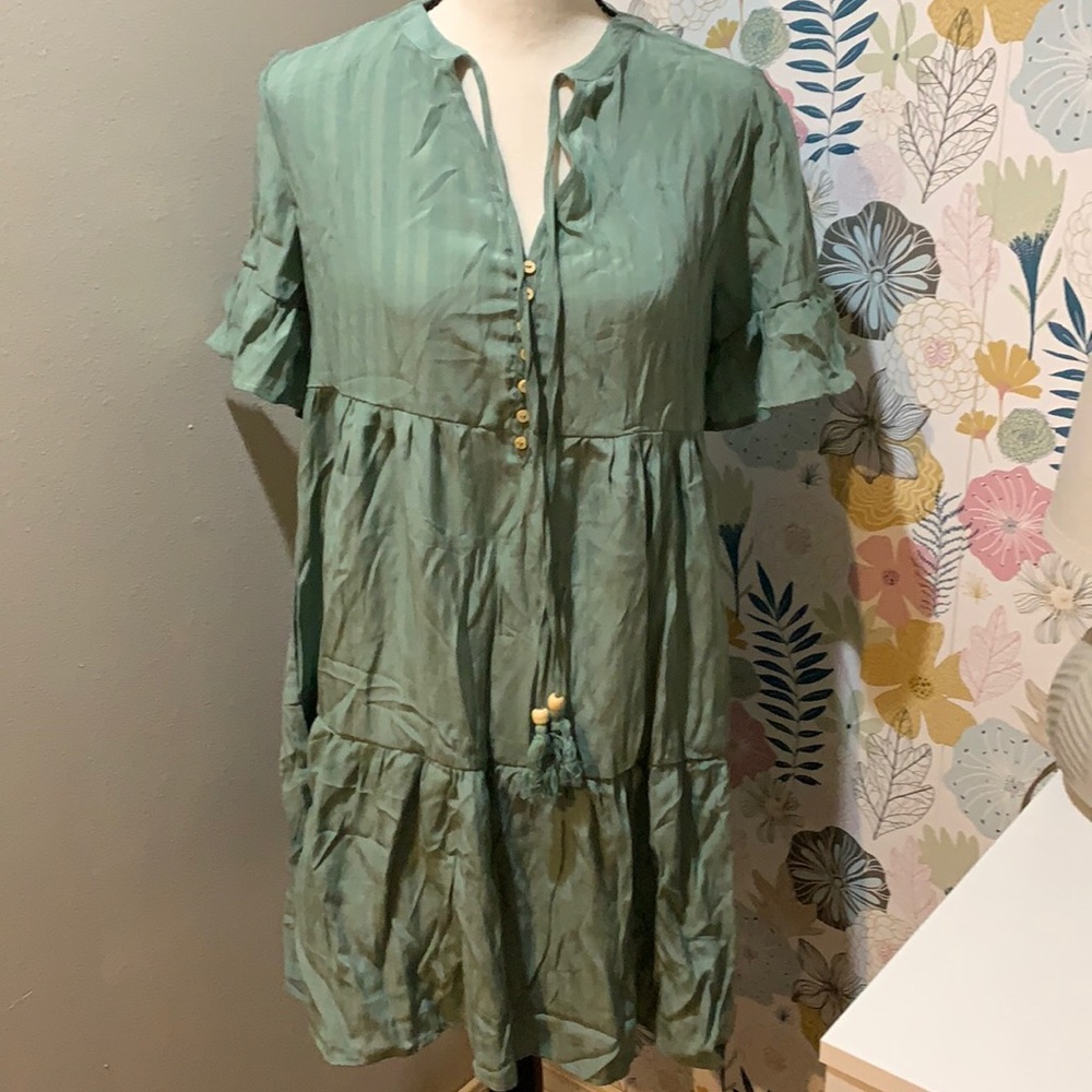 NWOT Green tiered dress size medium